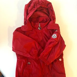 Moncler baby windbreaker jacket w/ light lining Size 9-12m. Red. hood removable